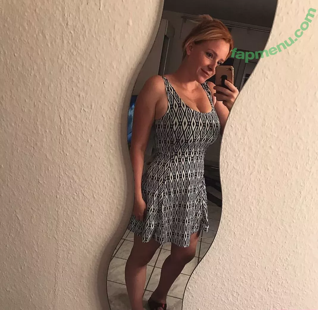 Sarah Neuhaus nude photo #0006 (missundercover.__)