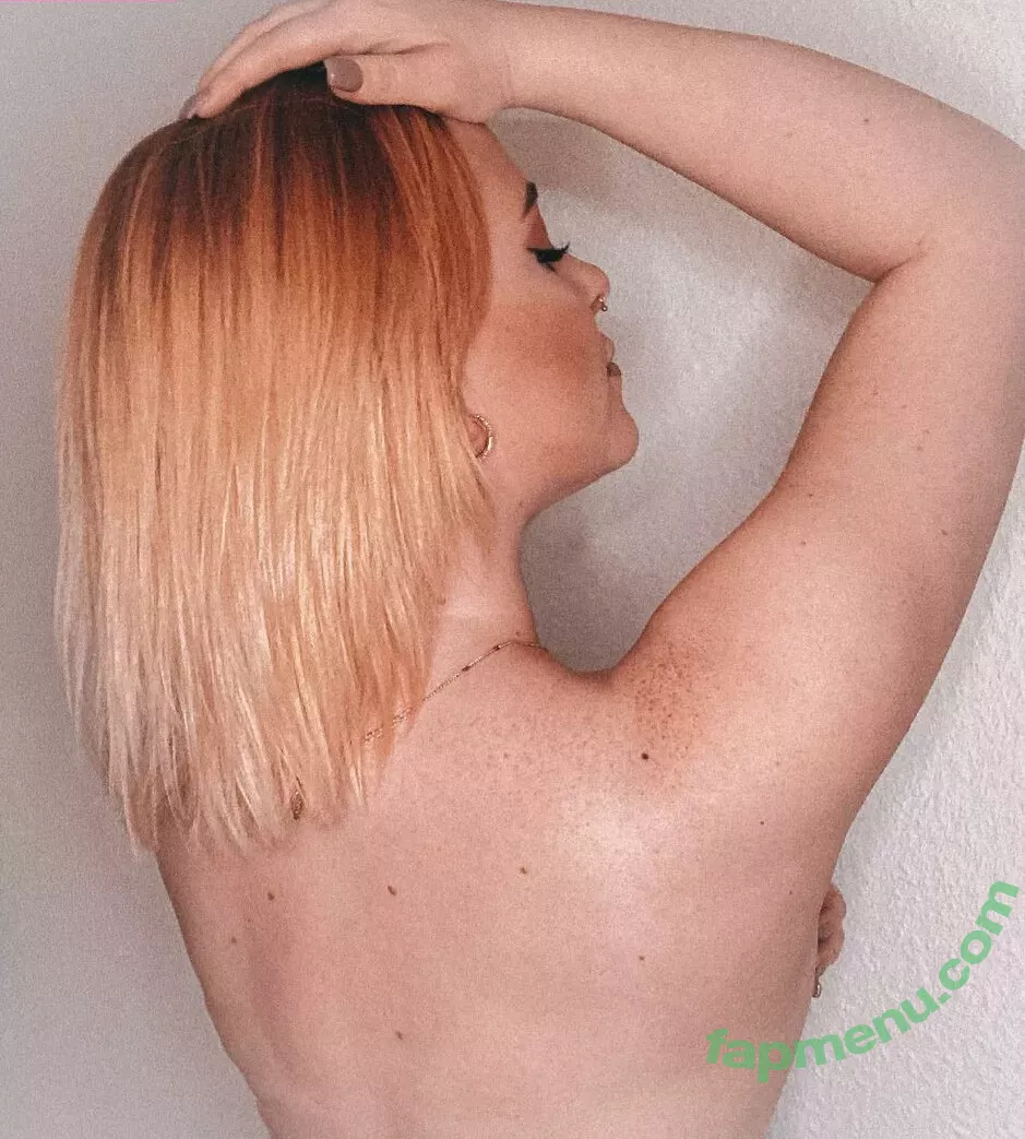 Sarah Neuhaus nude photo #0043 (missundercover.__)