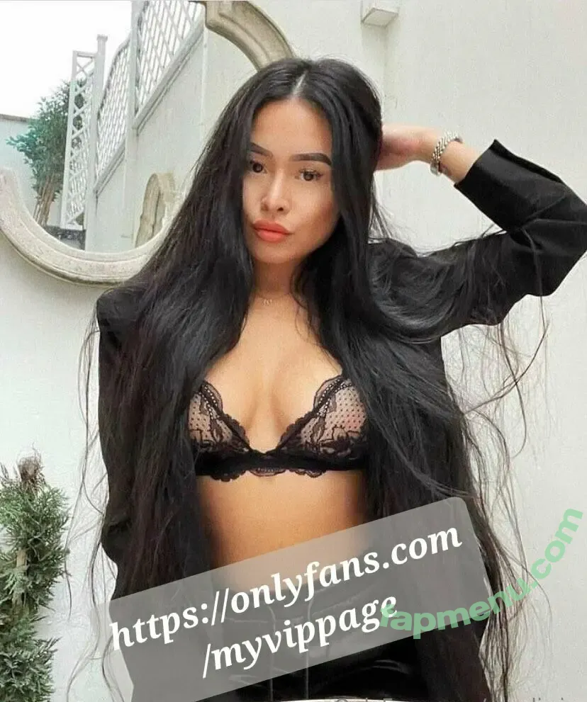 saralirria nude photo #0002 (saralirria)