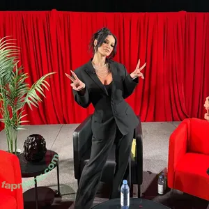 Saraya Bevis / realpaigewwe nude photo #0453