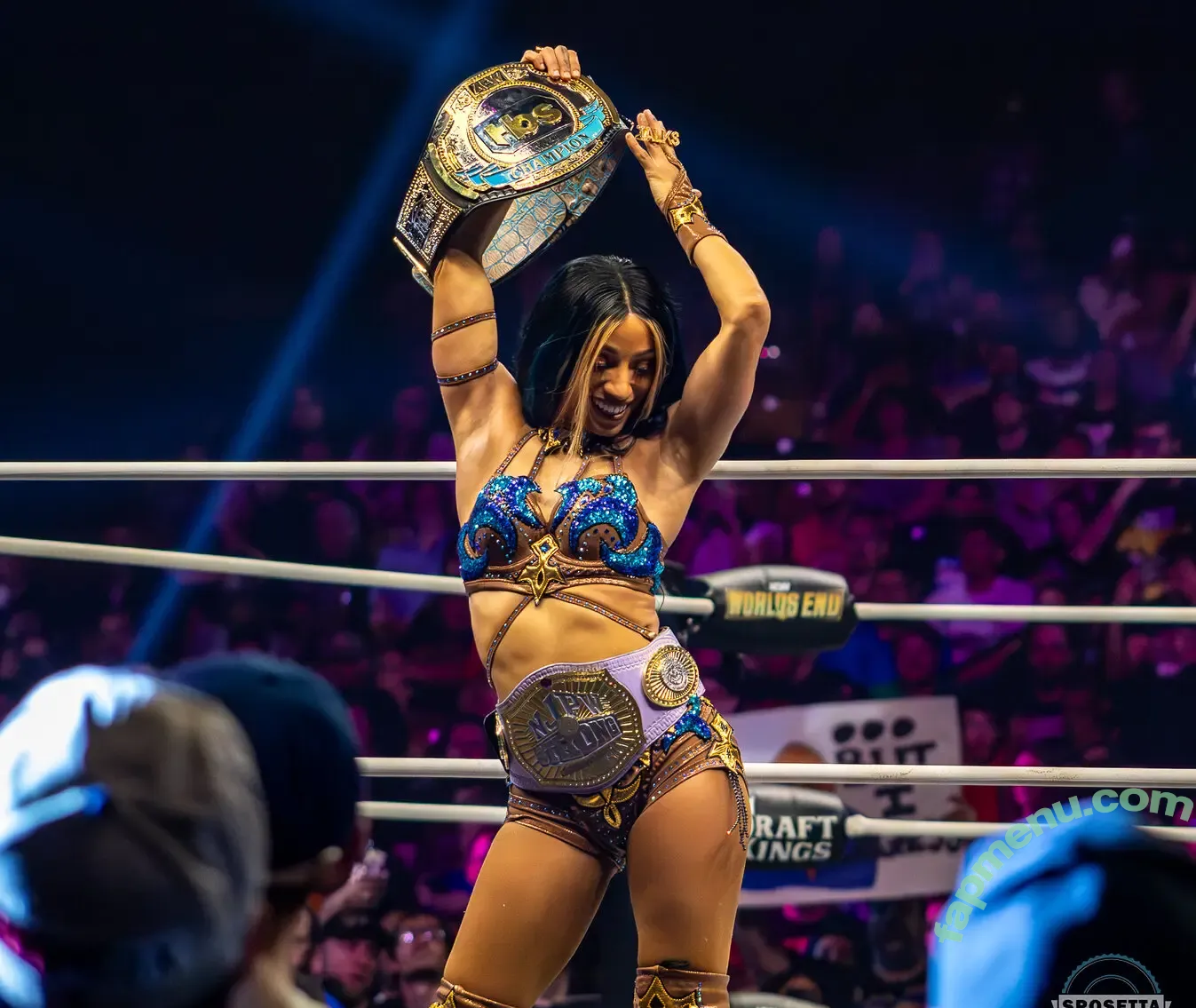 Sasha Banks nude photo #1707 (sashabankswwe / soxysasha)