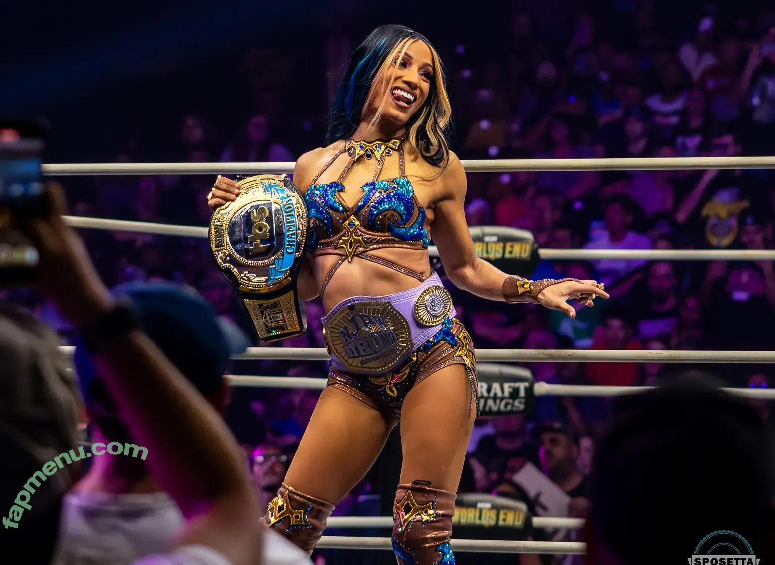 Sasha Banks nude photo #1708 (sashabankswwe / soxysasha)
