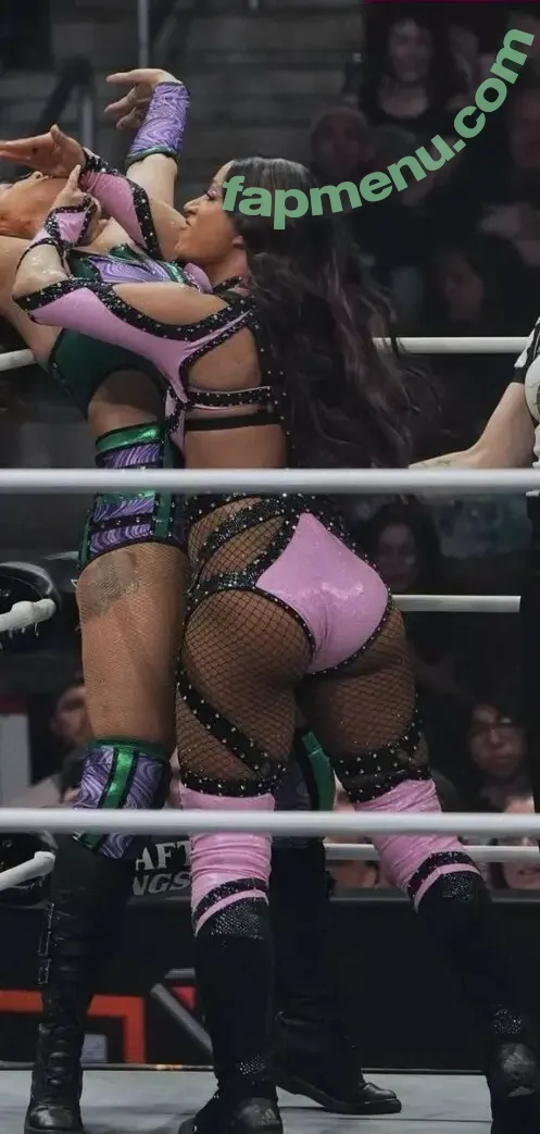 Sasha Banks nude photo #1721 (sashabankswwe / soxysasha)
