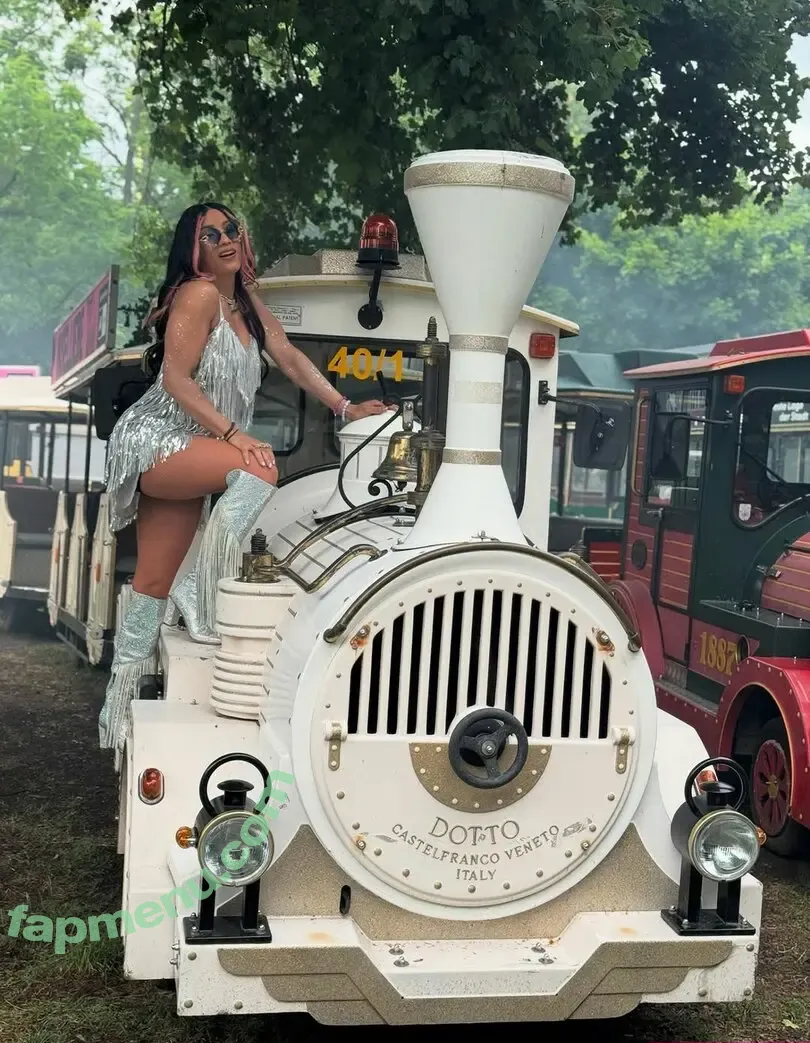 Sasha Banks nude photo #1737 (sashabankswwe / soxysasha)