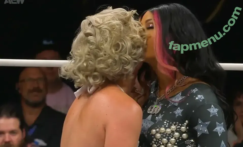 Sasha Banks nude photo #1749 (sashabankswwe / soxysasha)