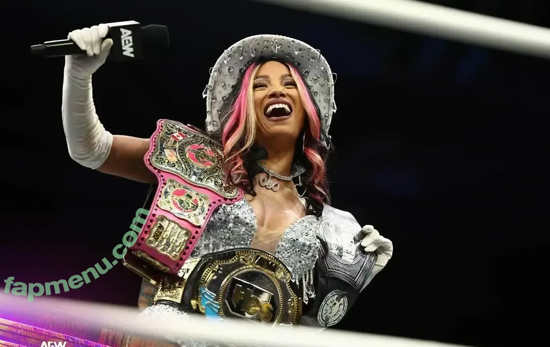 Sasha Banks nude photo #1755 (sashabankswwe / soxysasha)