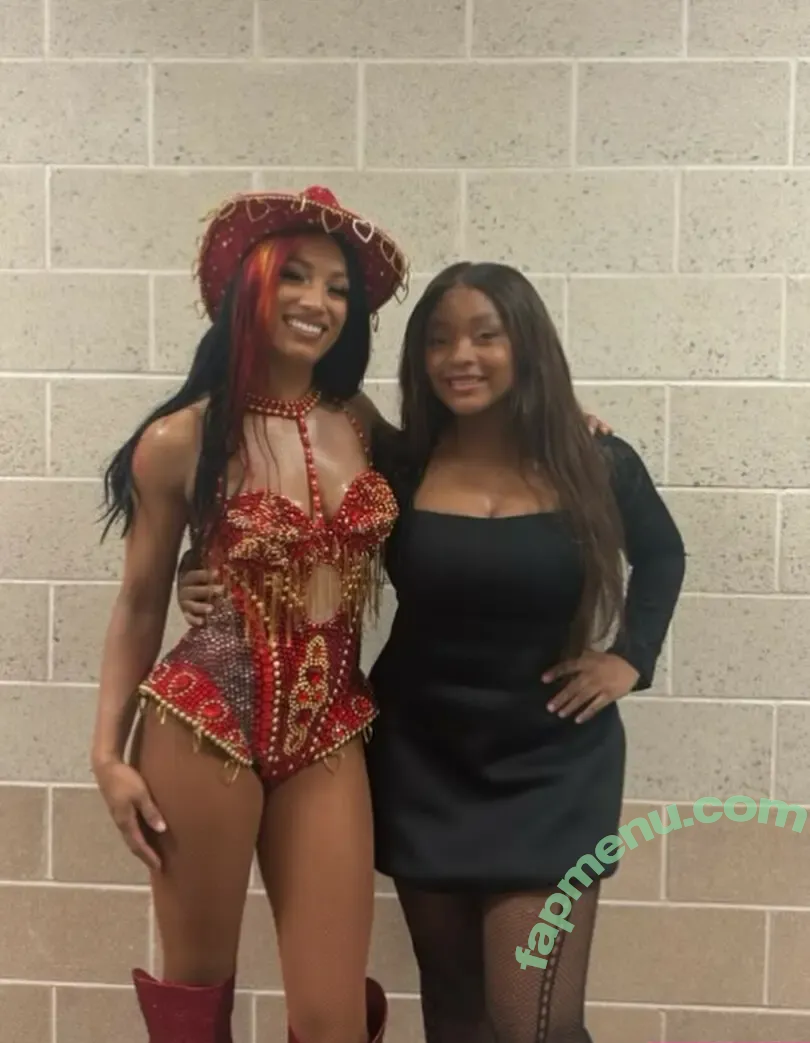 Sasha Banks nude photo #1805 (sashabankswwe / soxysasha)