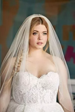 Sasha Pieterse / sashapieterse nude photo #0021