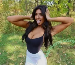 Sashabottger / Sashabellacindrella nude photo #0001