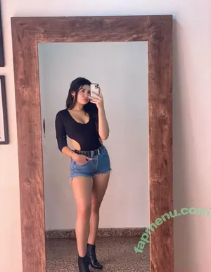 sashaislovee / sashalovesxox nude photo #0011