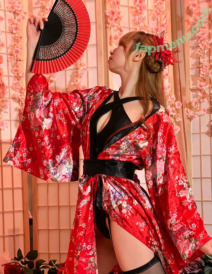 Saya Lau nude photo #0005 (Sayalau / saya_lau_)