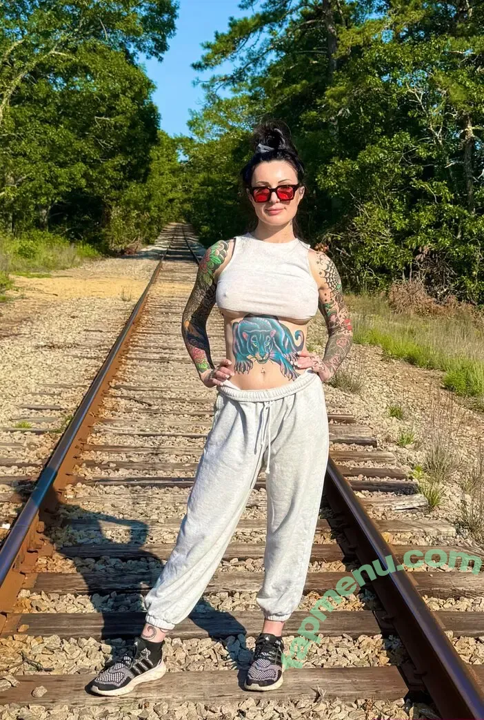 ScarletMonroe nude photo #0004 (CemetaryBaby / ScarletMonroexoxo)