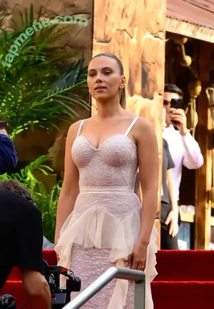 Scarlett Johansson / scarlettjohanson / scarlettjohanssonworld nude photo #3508