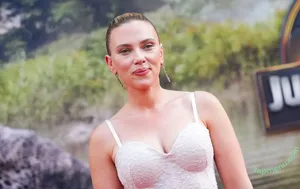 Scarlett Johansson / scarlettjohanson / scarlettjohanssonworld nude photo #3510