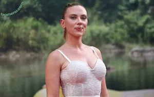 Scarlett Johansson / scarlettjohanson / scarlettjohanssonworld nude photo #3532