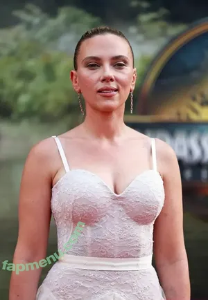 Scarlett Johansson / scarlettjohanson / scarlettjohanssonworld nude photo #3542
