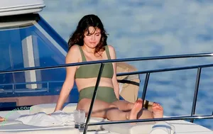 Selena Gomez / selena.gomez / selenagomez nude photo #0024
