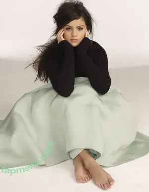 Selena Gomez / selena.gomez / selenagomez nude photo #0028