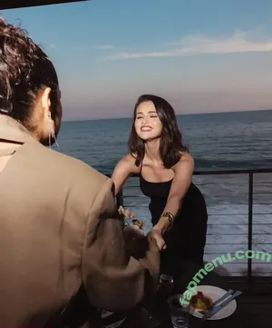 Selena Gomez / selena.gomez / selenagomez nude photo #0086