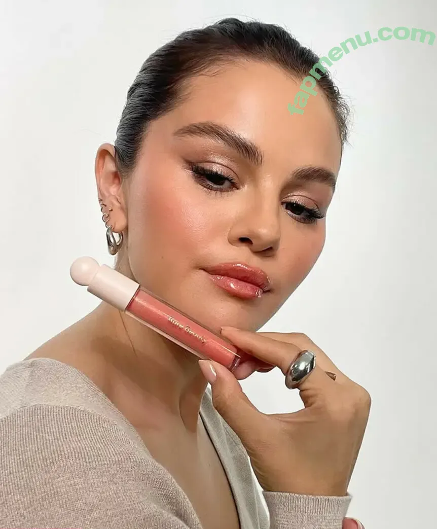 Selena Gomez nude photo #0001 (selena.gomez / selenagomez)
