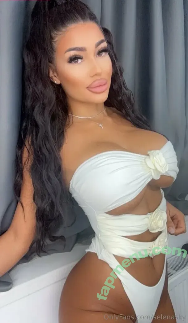 selenasky nude photo #0001 (selenasky__)