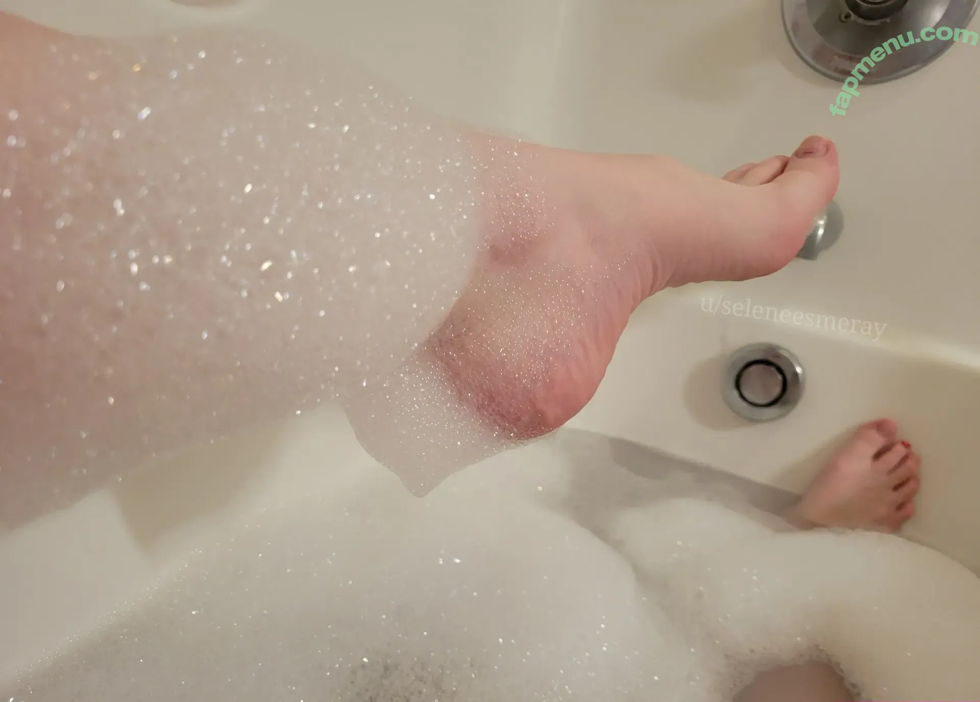 SeleneEsmeray nude photo #0065 (gothgfselene / seleneesmerayvip)