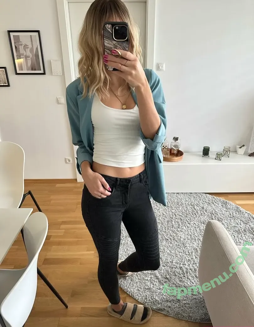 selinaarabella nude photo #0009 (selinalabara)