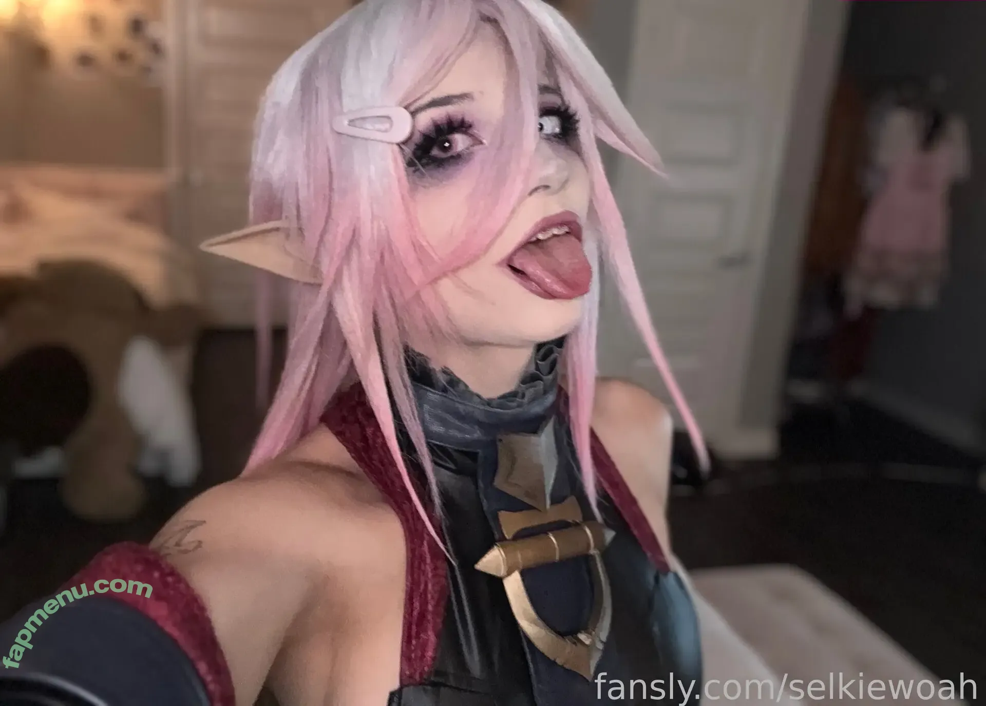 selkiewoah nude photo #0220 (selkiewoah)