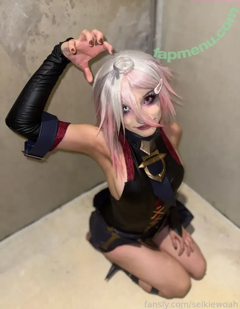 selkiewoah nude photo #0226 (selkiewoah)