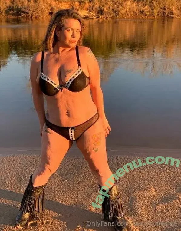 Sexy Bree nude photo #0037 (breeessrig / sexymombree)