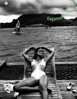Shanina Shaik / shaninamshaik nude photo #0029