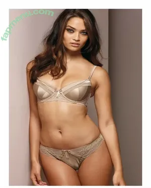 Shanina Shaik / shaninamshaik nude photo #0034