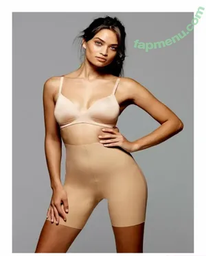 Shanina Shaik / shaninamshaik nude photo #0044