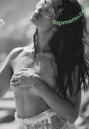 Shanina Shaik / shaninamshaik nude photo #0084