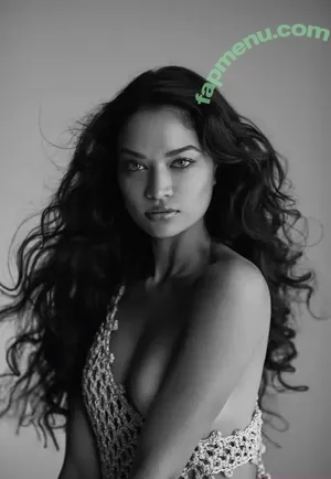 Shanina Shaik / shaninamshaik nude photo #0108