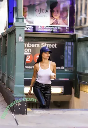 Shanina Shaik / shaninamshaik nude photo #0470