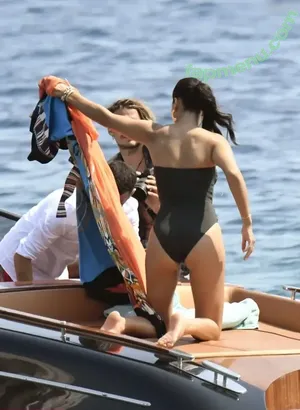 Shanina Shaik / shaninamshaik nude photo #0477