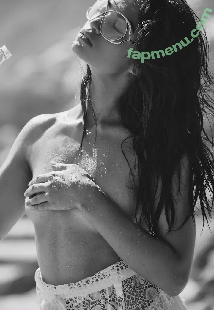 Shanina Shaik nude photo #0084 (shaninamshaik)