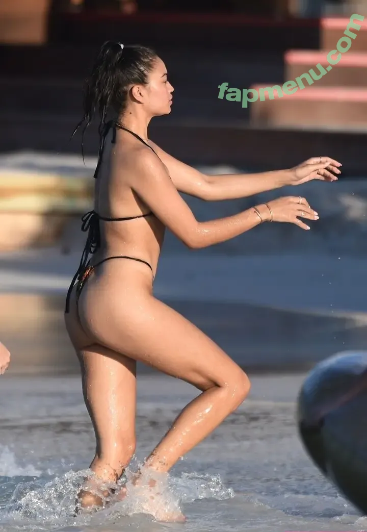 Shanina Shaik nude photo #0204 (shaninamshaik)