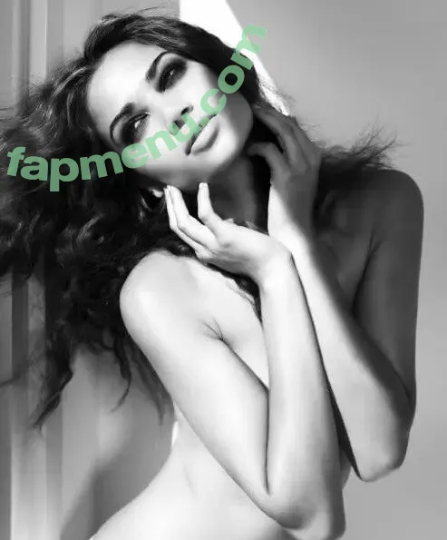 Shanina Shaik nude photo #0570 (shaninamshaik)
