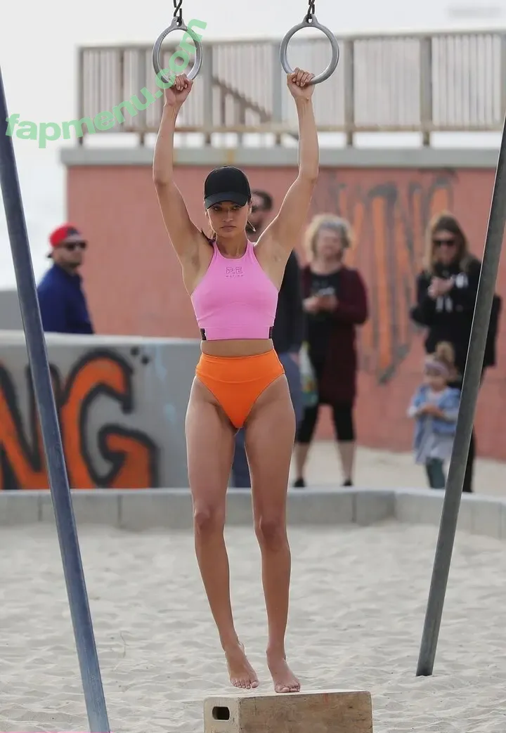 Shanina Shaik nude photo #0651 (shaninamshaik)