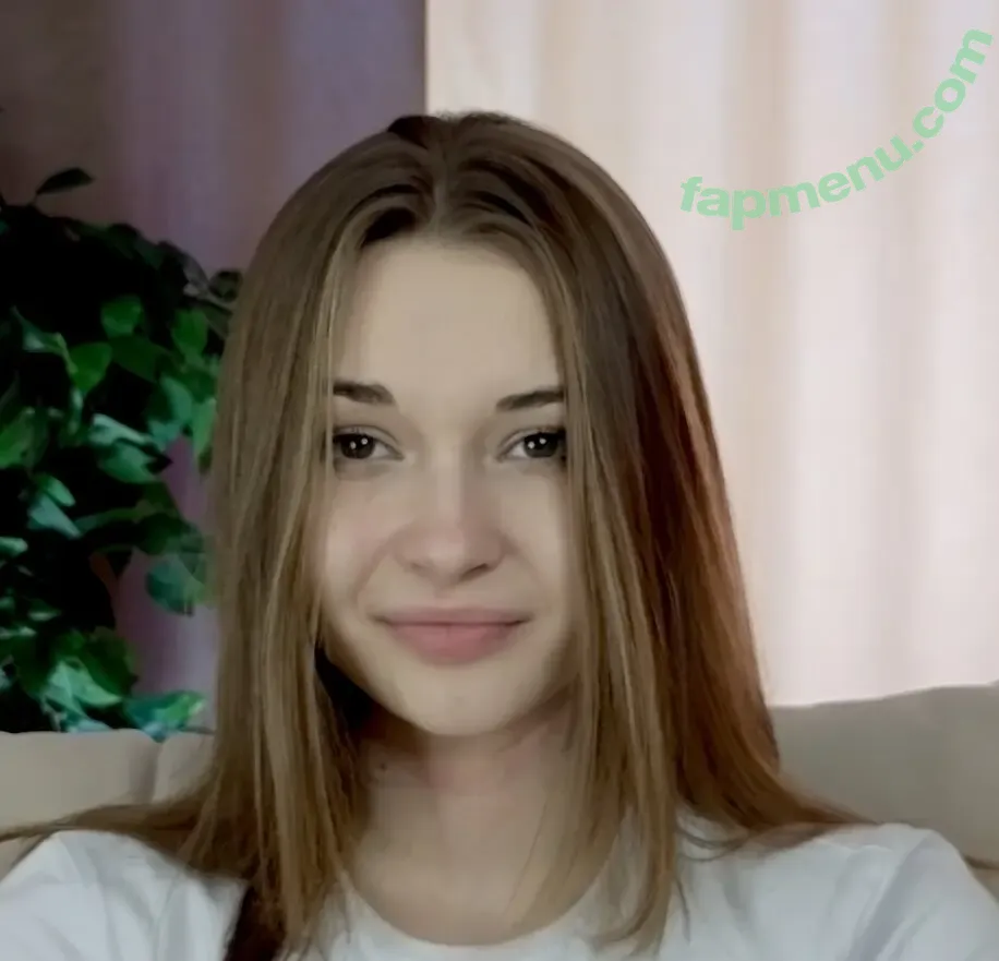 sharrimalagisi nude photo #0001 (Miroslava / reel)