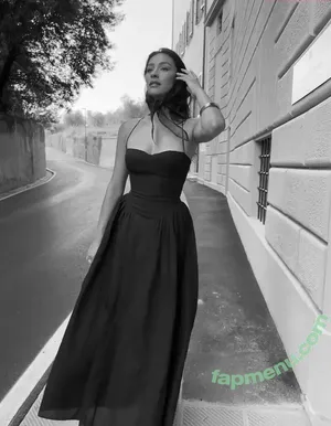 Shay Mitchell / shaymitchell nude photo #0762