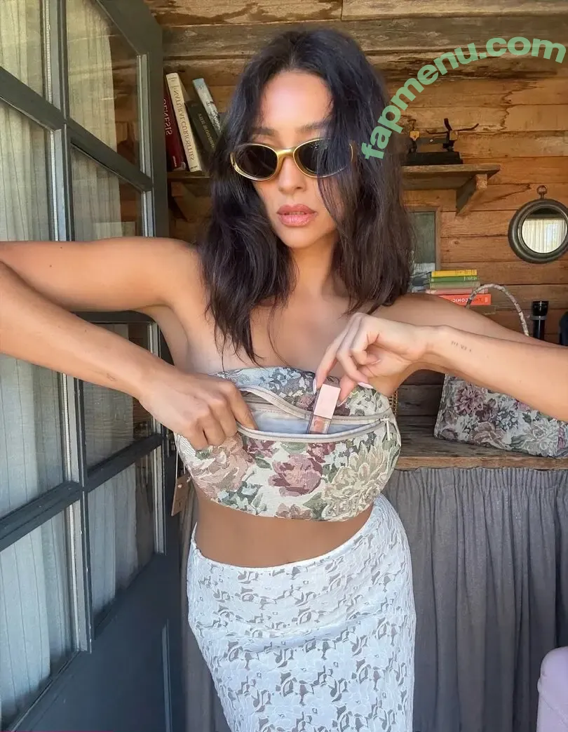 Shay Mitchell nude photo #0760 (shaymitchell)