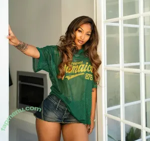 Shenseea nude photo #0270