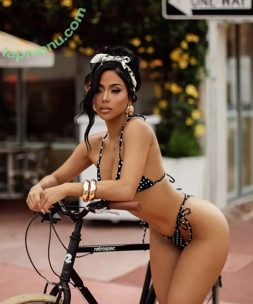 Sherry Foreign nude photo #0090 (sherryforeign / sherrymacallen)