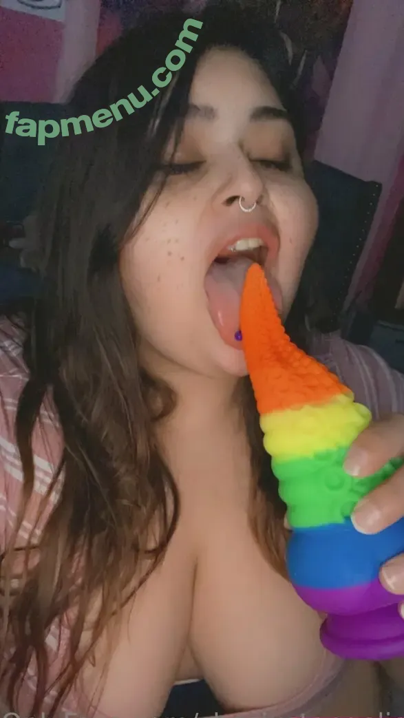 shesjustangelic nude photo #0003 (the_queenn_of_hearts)