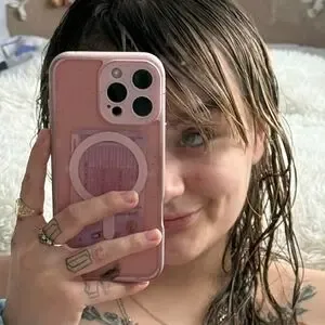 shh_xx / c18cdj97 nude photo #0050