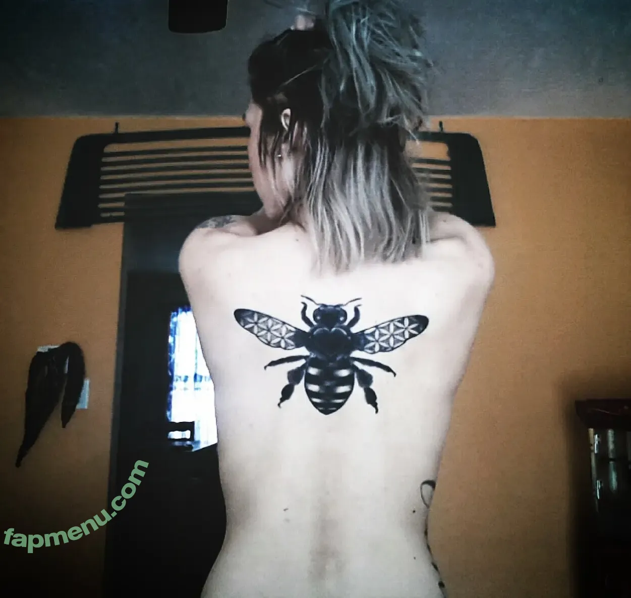 ShugarShorts nude photo #0002 (ShugarShorts)
