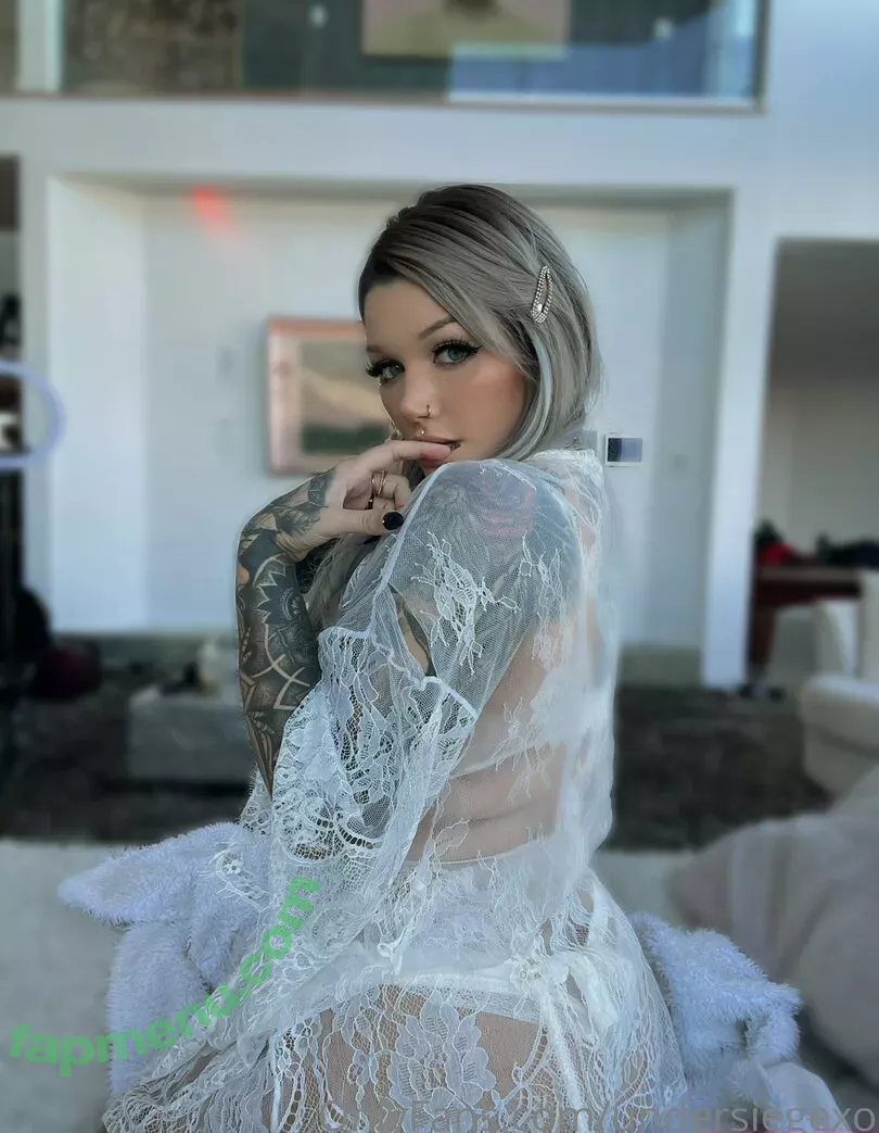 siegexxx nude photo #0156 (rainbow6game_us / undersiegexo)